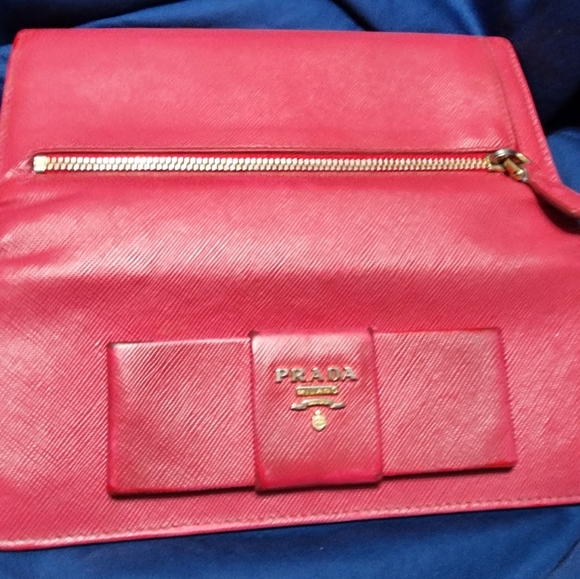 PRADA EUC SAFFIANO LEATHER TRIFOLD WALLET includes Authentication card - Picture 3 of 10